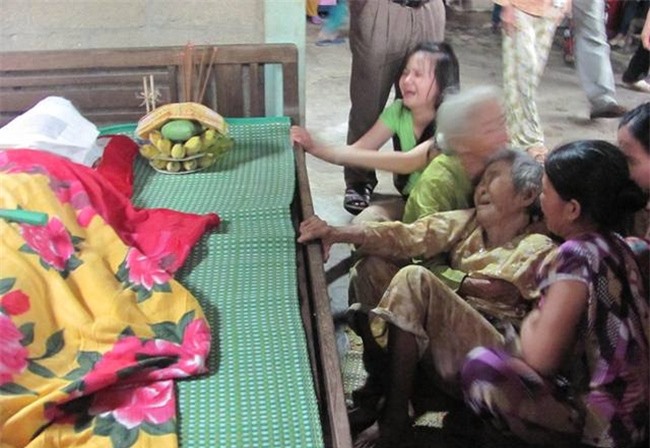 Huế: Mưa dông, sét đánh làm 2 người thương vong