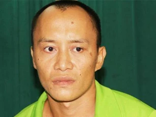 Ngáo đá, dí mảnh sành sắc lẹm vào cổ bé gái 18 tháng tuổi