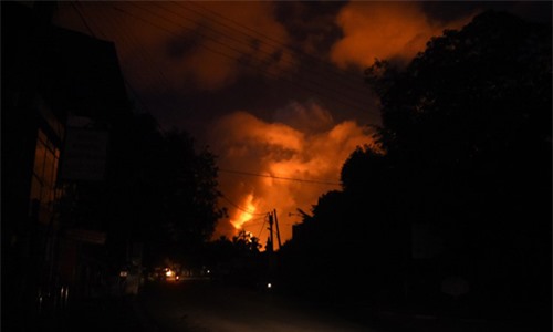 Nổ kho vũ khí lớn, hàng nghìn người Sri Lanka hoảng loạn