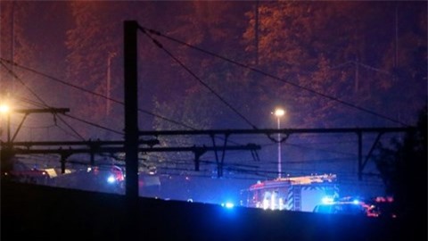 Tàu chở khách đâm tàu chở hàng ở Bỉ, 43 người thương vong