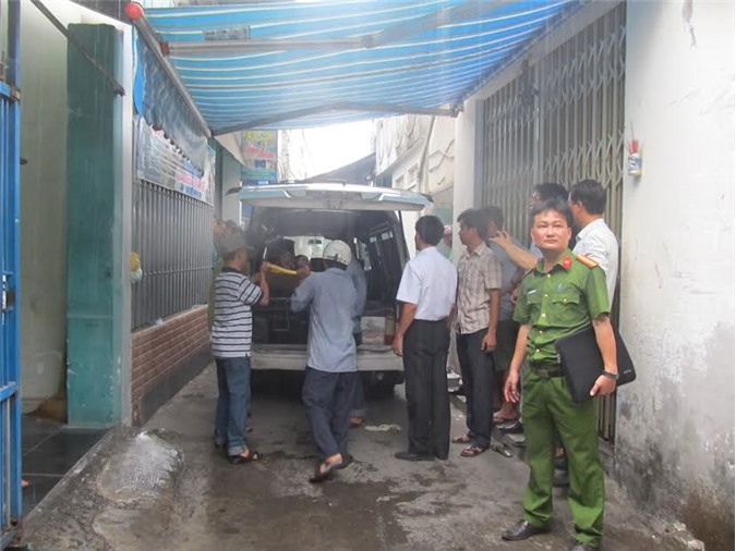 Báo tin bố mất, em gái phát hiện chị và anh rể tử vong