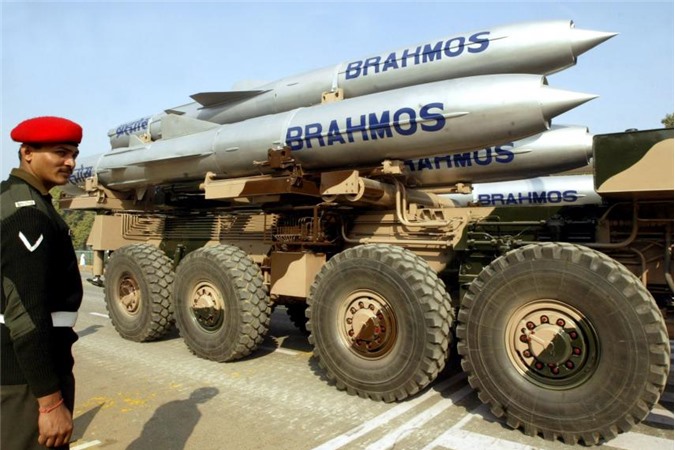 Ấn Độ: Thủ tướng "lệnh" đẩy nhanh tiến độ bán BrahMos cho Việt Nam