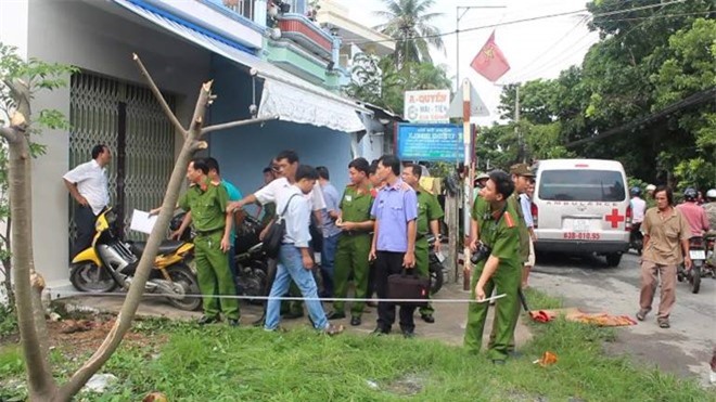 Đâm gục bạn nhậu rồi thản nhiên vào nhà nằm ngủ