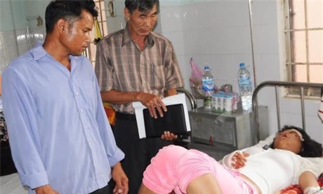 Hai xe máy đấu đầu, 5 người thương vong