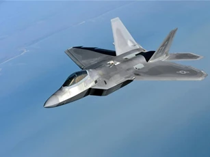 Mỹ kết tội một phụ nữ buôn lậu động cơ F-22 sang Trung Quốc