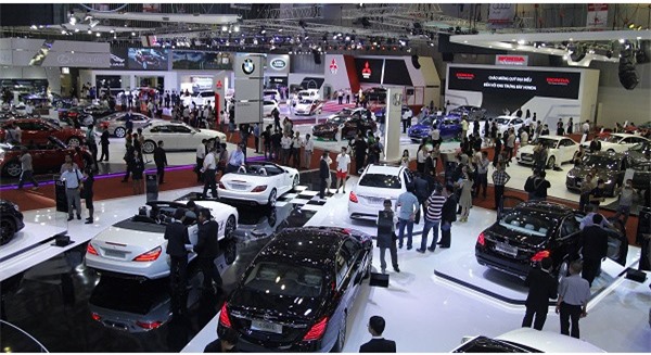 Người Việt mua gần 900 xe ôtô mỗi ngày