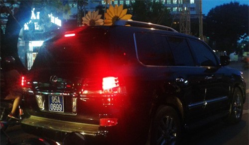 Bộ Công an làm rõ vụ ‘xe tư nhân gắn biển xanh’ ở Hậu Giang