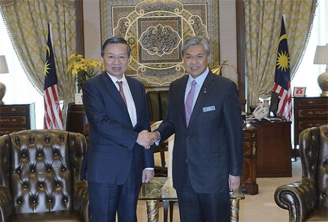 Bộ trưởng Bộ Công an Tô Lâm hội đàm với Phó Thủ tướng Maylaysia