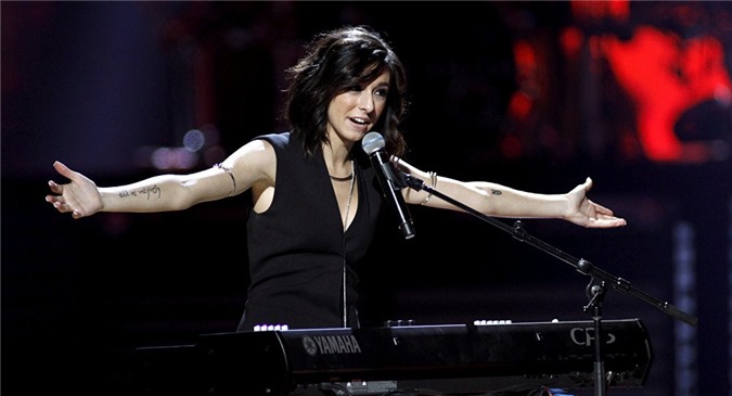 Ngôi sao The Voice Mỹ bị bắn chết khi đang ký tặng người hâm mộ