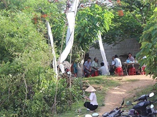 Nghệ An: Con gái được 20 ngày tuổi, bố bị điện giật tử vong