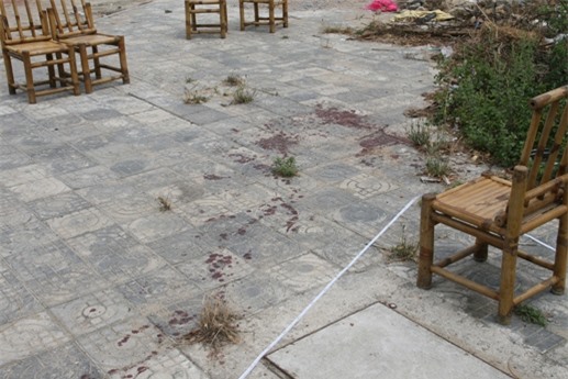 Kinh hoàng thiếu nữ 17 tuổi dùng vỏ chai đâm chết thanh niên