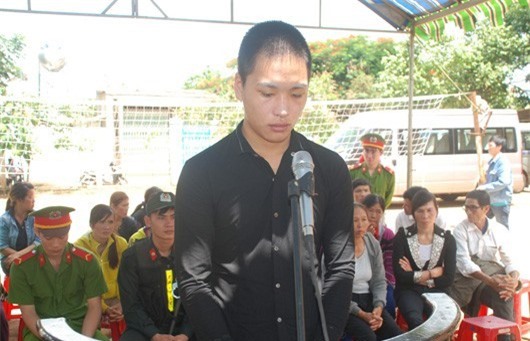 Nghịch tử bỏ thuốc chuột vào nồi cháo hạ độc mẹ ruột