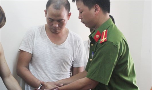 Trút mưa dao truy sát, trốn truy nã 10 năm không thoát tội