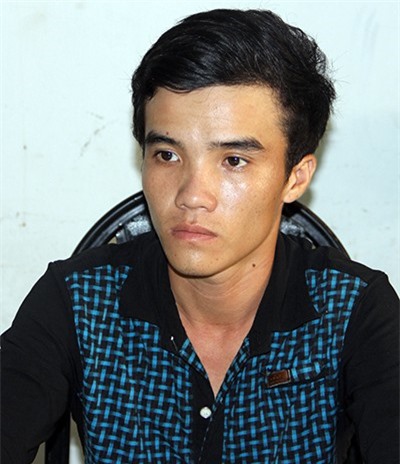 Gã trai côn đồ đánh bạn gái, đâm chết người ngăn cản