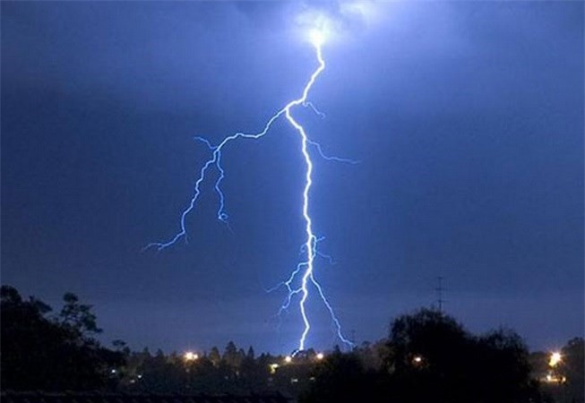 Hải Phòng: Sét đánh 2 người chết, 4 người bị thương