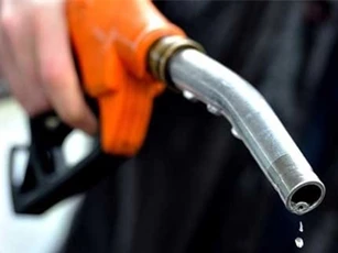 Nhập khẩu xăng dầu tăng vọt trong nửa cuối tháng 5