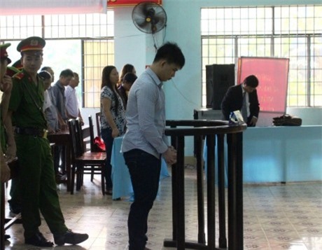 Tử hình kẻ dùng xà beng giết bảo vệ, trộm 3 laptop