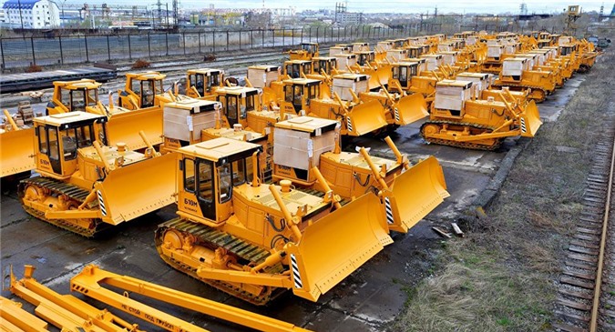 Việt Nam mua 3 máy ủi B10M của Nga