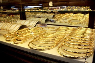Giá vàng lập "đỉnh" mới, tăng gần 300.000 đồng/lượng