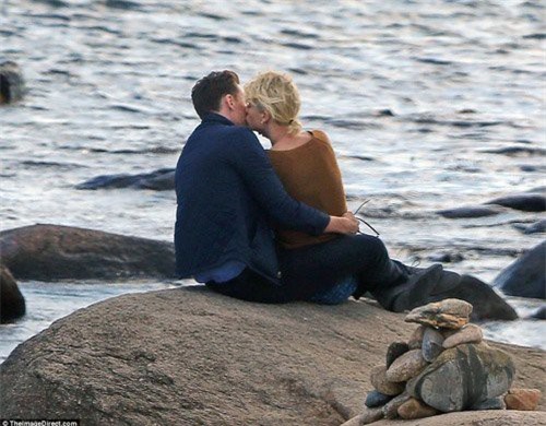 Tom Hiddleston thừa nhận hẹn hò Taylor Swift