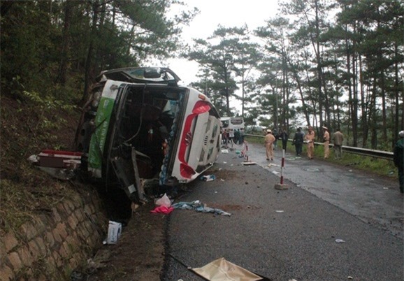 Điều tra vụ tai nạn thảm khốc trên đèo Prenn làm 8 người chết