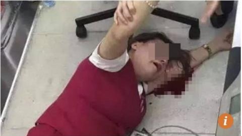 Nữ nhân viên sân bay bị hành khách đánh vỡ đầu vì lý do 'không tưởng'