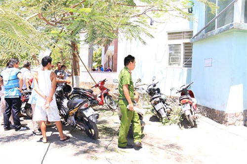 Rơi từ tầng 5 bệnh viện xuống sân bê tông, người đàn ông thiệt mạng