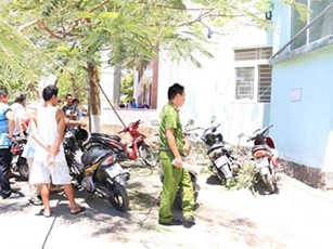 Rơi từ tầng 5 bệnh viện xuống sân bê tông, người đàn ông thiệt mạng