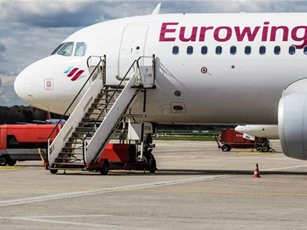 Sốc: Máy bay cất cánh, "bỏ quên" 90 hành khách ở lại sân bay