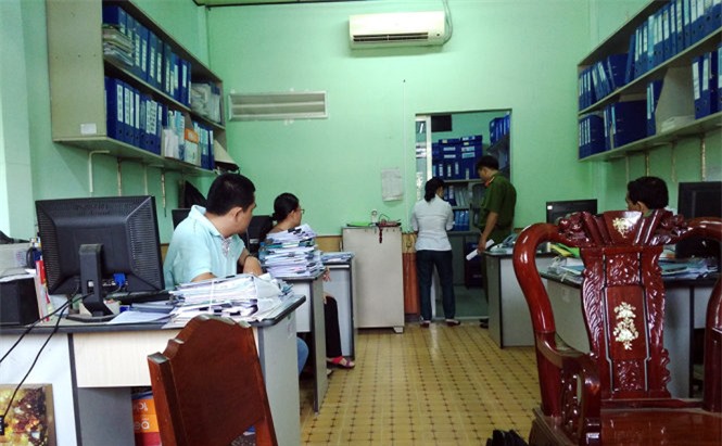 Chủ tịch Hội đồng quản trị chết trên bàn làm việc với nhiều vết đâm