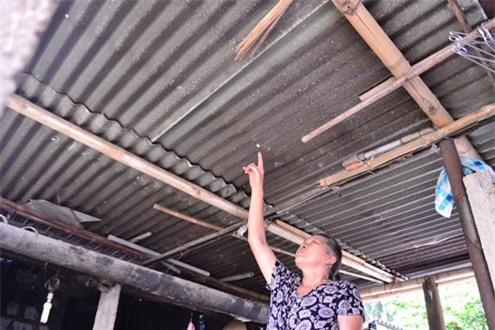 Quảng Trị: Đạn lạc từ trên trời rơi xuống đâm thủng chân người dân