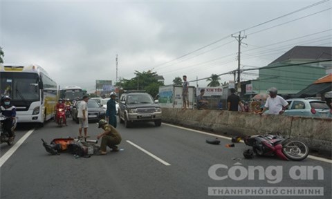 Cả gia đình gặp tai nạn khi trên đường về quê chịu tang mẹ