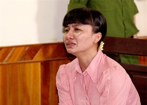 Cuồng ghen, vợ dùng dao đâm chết chồng trong khách sạn