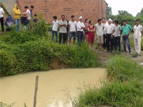 3 học sinh chết đuối thương tâm dưới hố nước tưới rau 