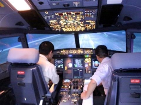 Tìm ra "thủ phạm" chiếu laser vào máy bay ở sân bay Nội Bài