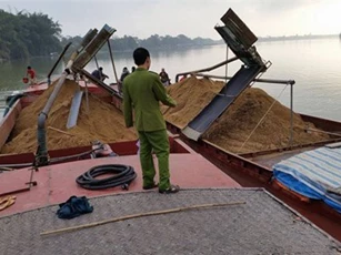 Trung tá cảnh sát hy sinh khi đang truy bắt "cát tặc"