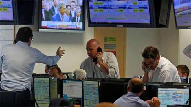 Đồng bảng Anh vẫn tiếp tục lao dốc