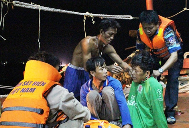 Thi thể 3 ngư dân vụ nổ ở Phú Quốc trên đường về Cà Mau