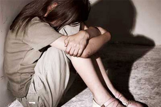 Phẫn nộ "yêu râu xanh" cho bé gái 5.000 đồng rồi cưỡng hiếp