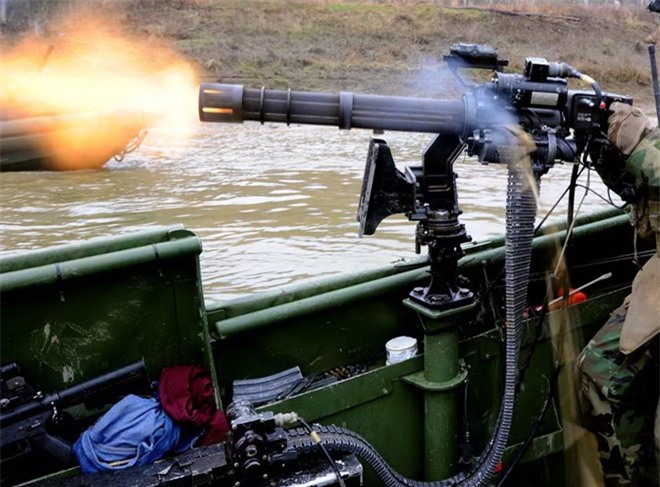 Triều Tiên trang bị súng máy của Mỹ cho tàu tuần tra biên giới Hàn Quốc