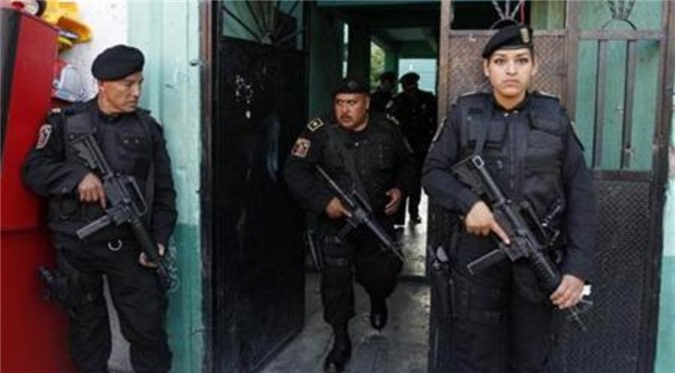 Cảnh sát, binh lính Mexico bị tố "thường xuyên" hiếp dâm nghi phạm nữ