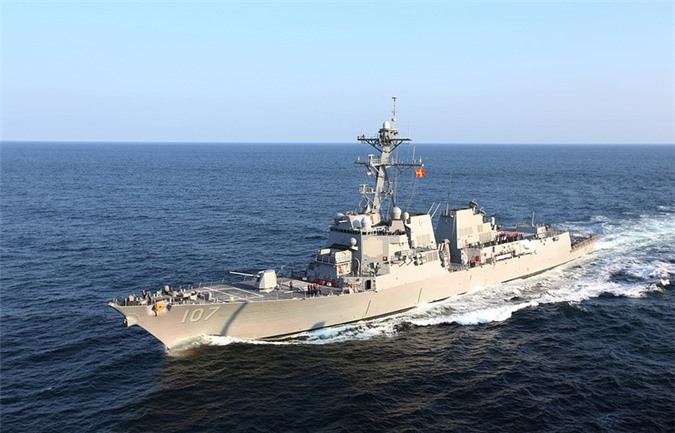 Nga tố tàu khu trục Mỹ áp sát nguy hiểm tàu tuần tra 