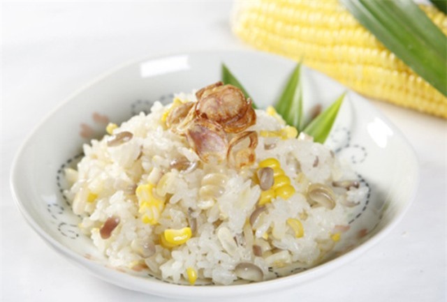 Những người cần nói không với món xôi buổi sáng