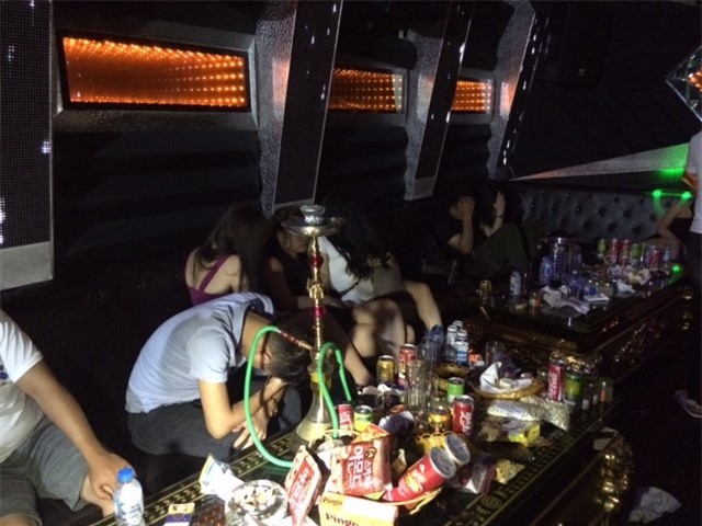 Bắt 105 "dân chơi" Hải Phòng tại karaoke Ruby dương tính với ma túy