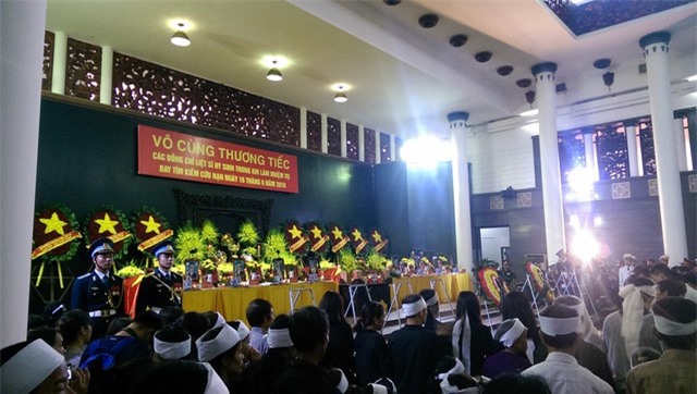 Bản cáo phó dài tiễn biệt 9 liệt sĩ CASA 212 hy sinh