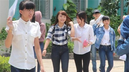 Quảng Nam: 93 thí sinh vắng mặt, 1 thí sinh bị đình chỉ trong kỳ thi THPT Quốc gia