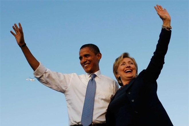 Tổng thống Obama cùng bà Clinton tham gia vận động tranh cử 