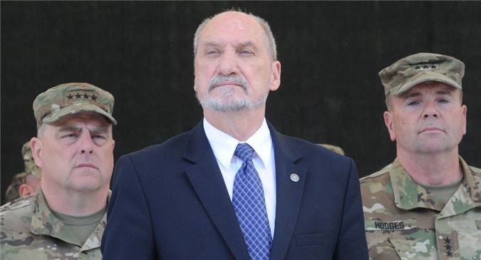 Cậy thế NATO, Bộ trưởng Quốc phòng Ba Lan “đe dọa” Nga