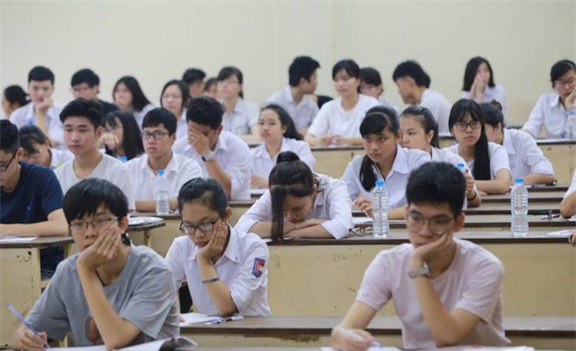 Kỳ thi THPT Quốc gia: Gần 900.000 thí sinh đang thi môn Văn