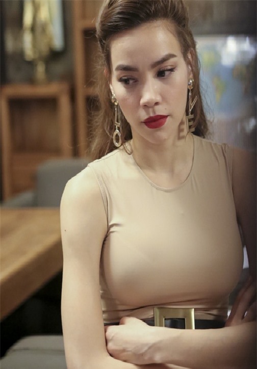 The Face: Hồ Ngọc Hà "bực mình" vì thua Phạm Hương?